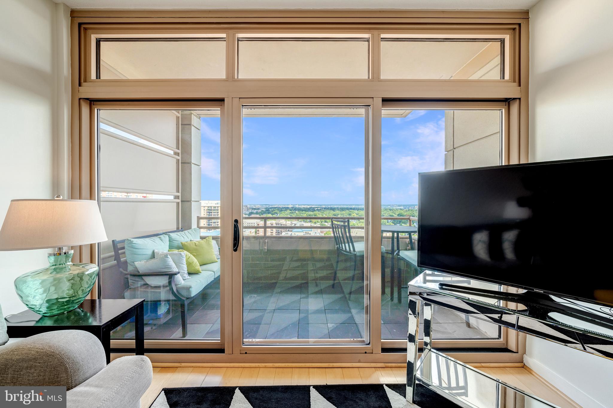 888 N QUINCY STREET 2008