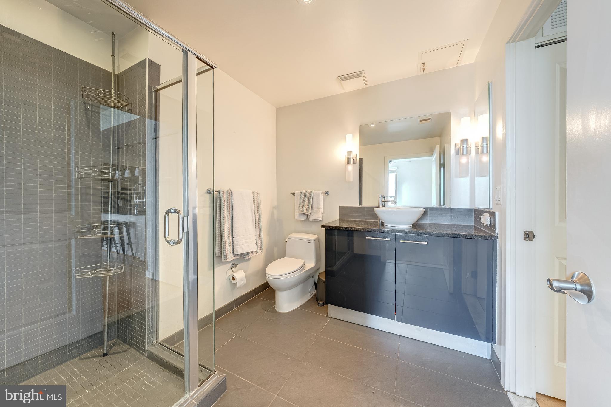 888 N QUINCY STREET 2008