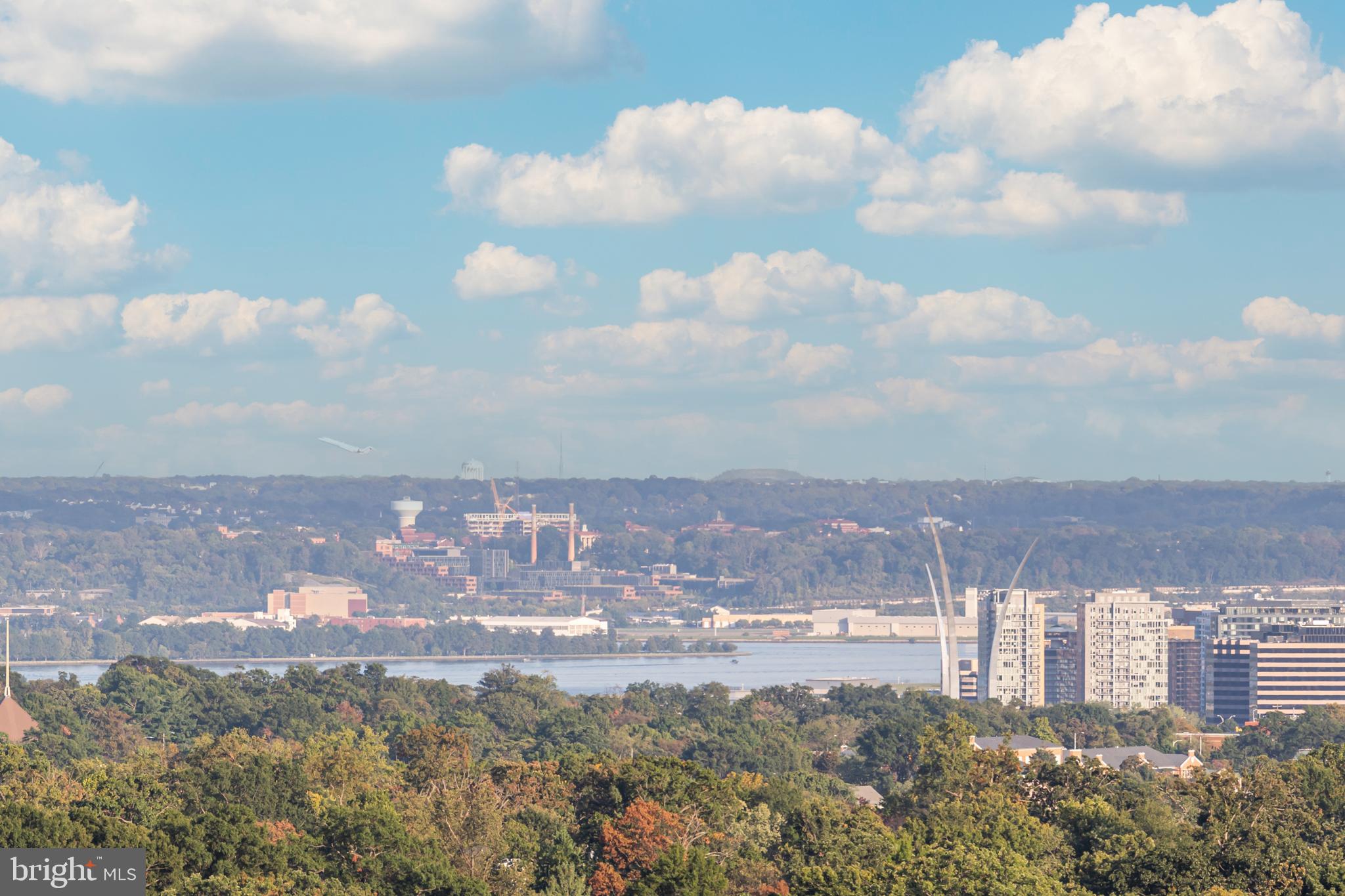 888 N QUINCY STREET 2008