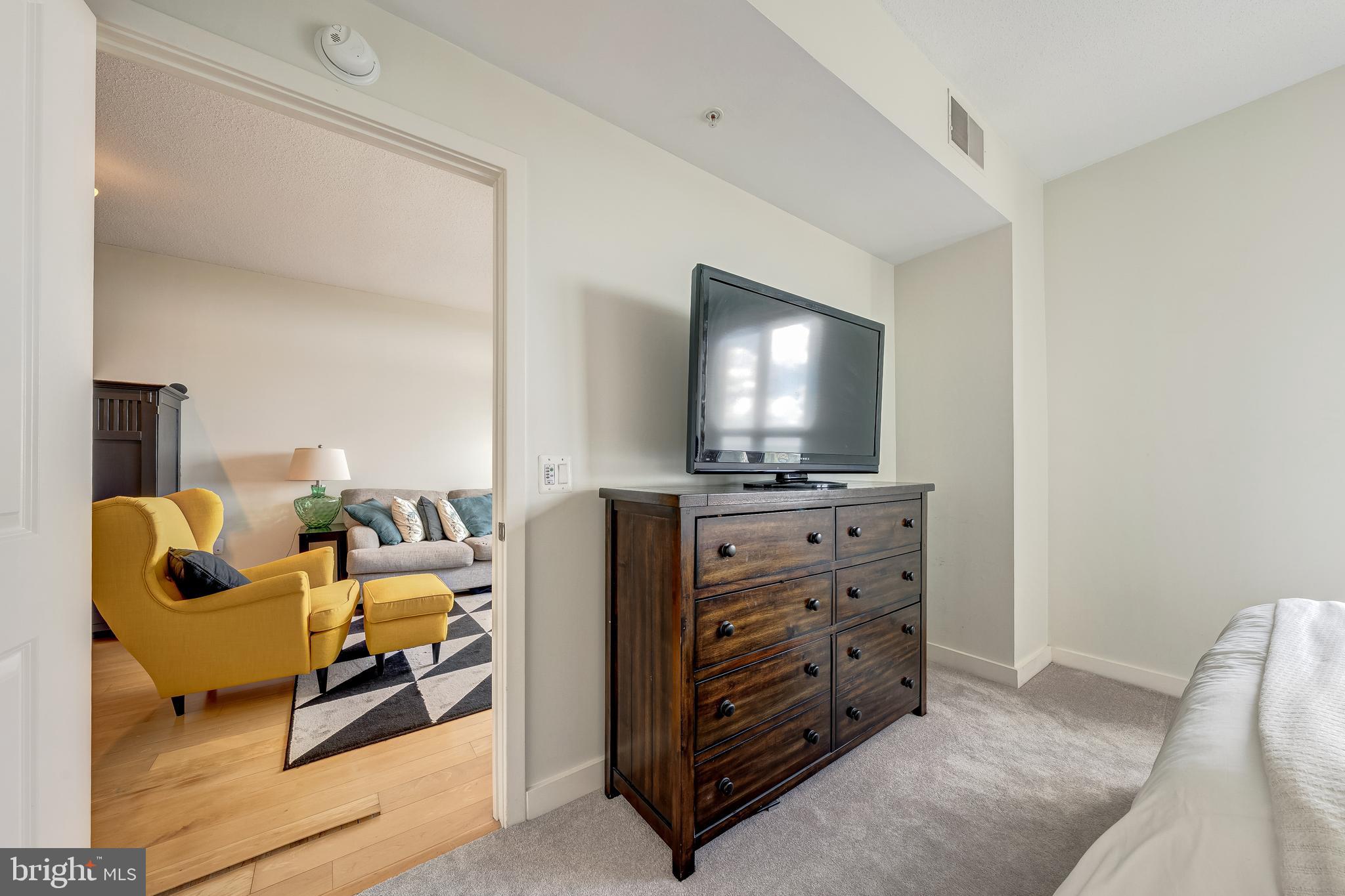 888 N QUINCY STREET 2008