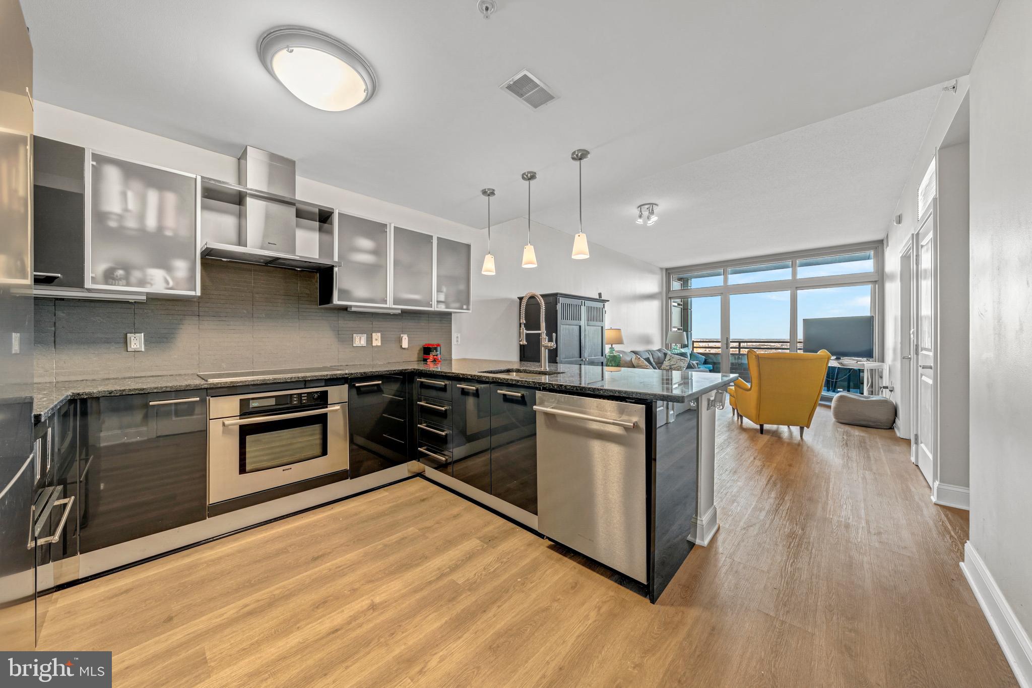 888 N QUINCY STREET 2008