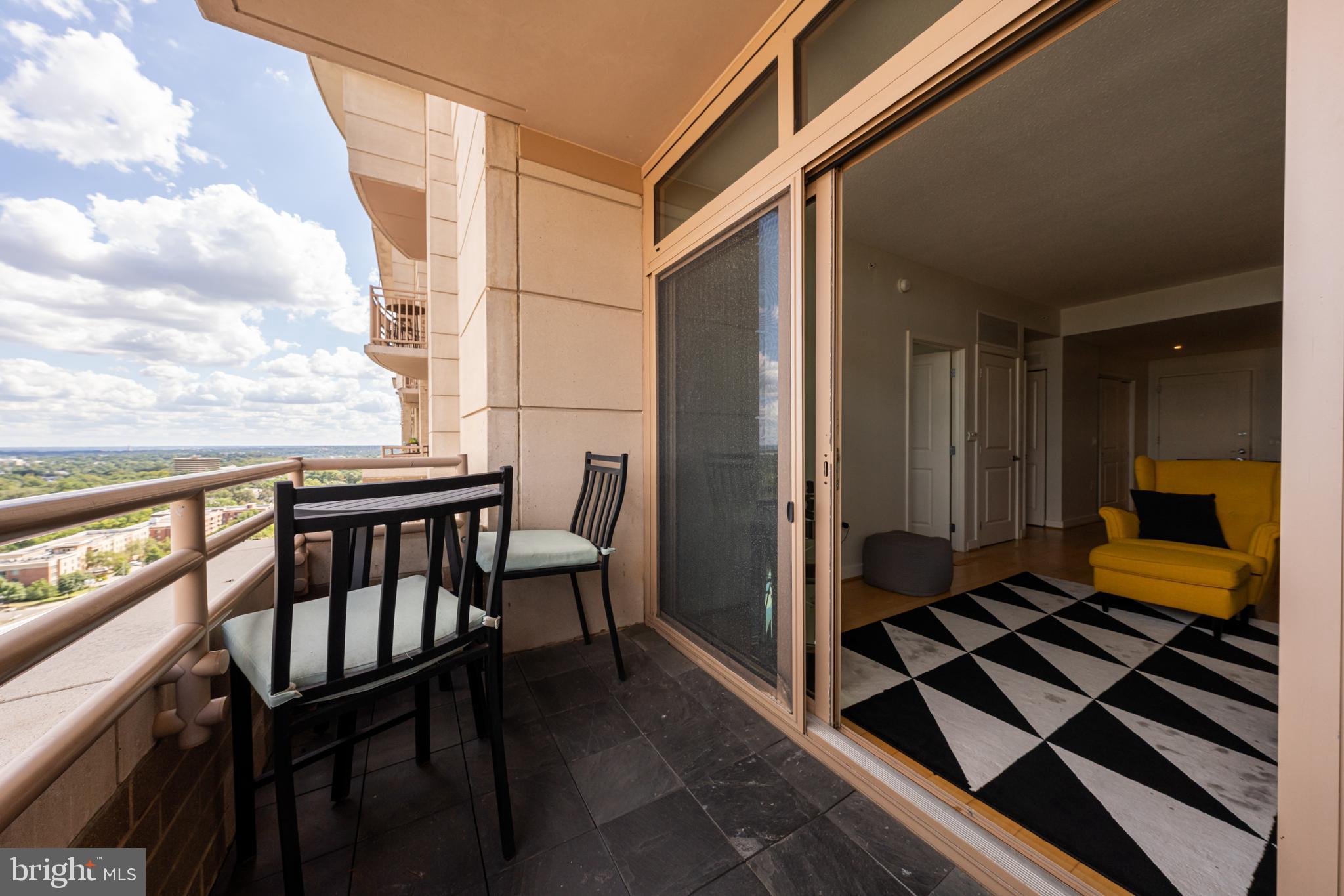 888 N QUINCY STREET 2008