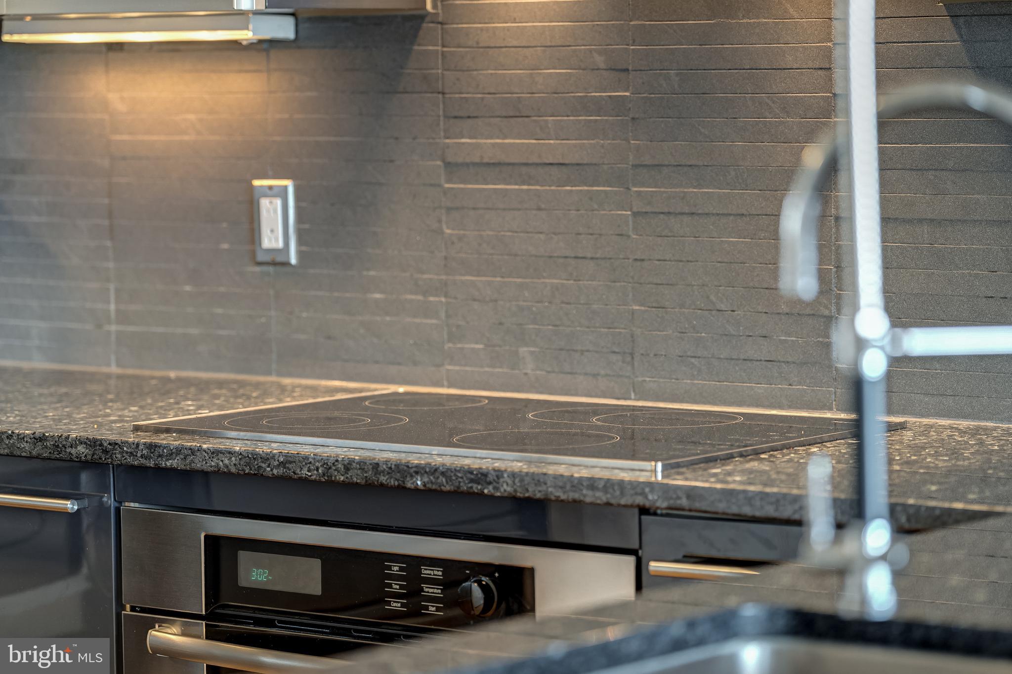 888 N QUINCY STREET 2008