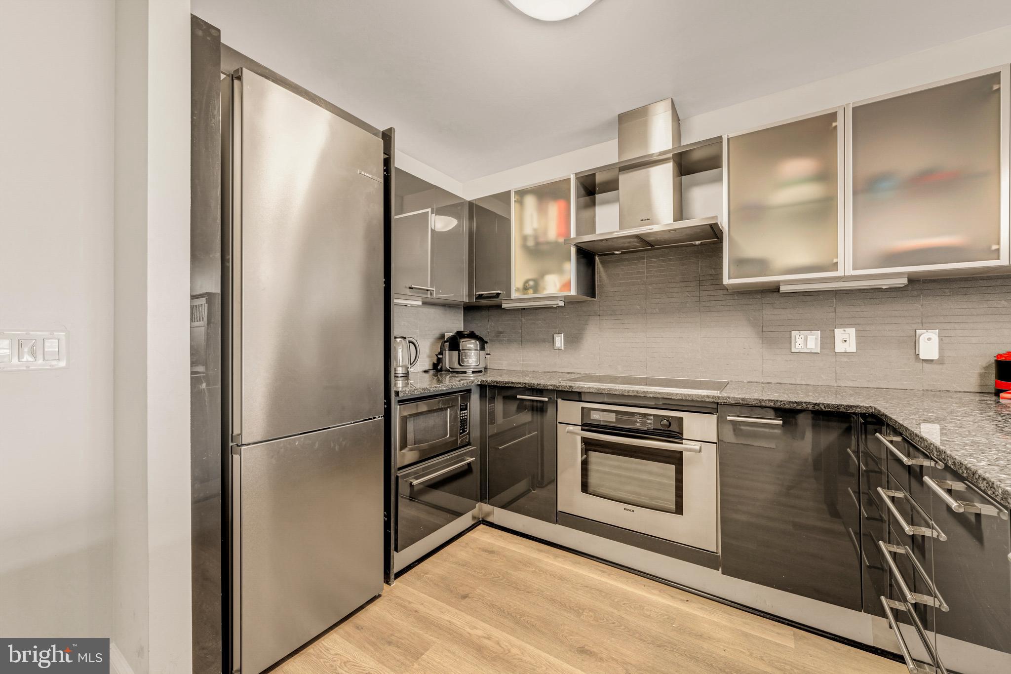 888 N QUINCY STREET 2008