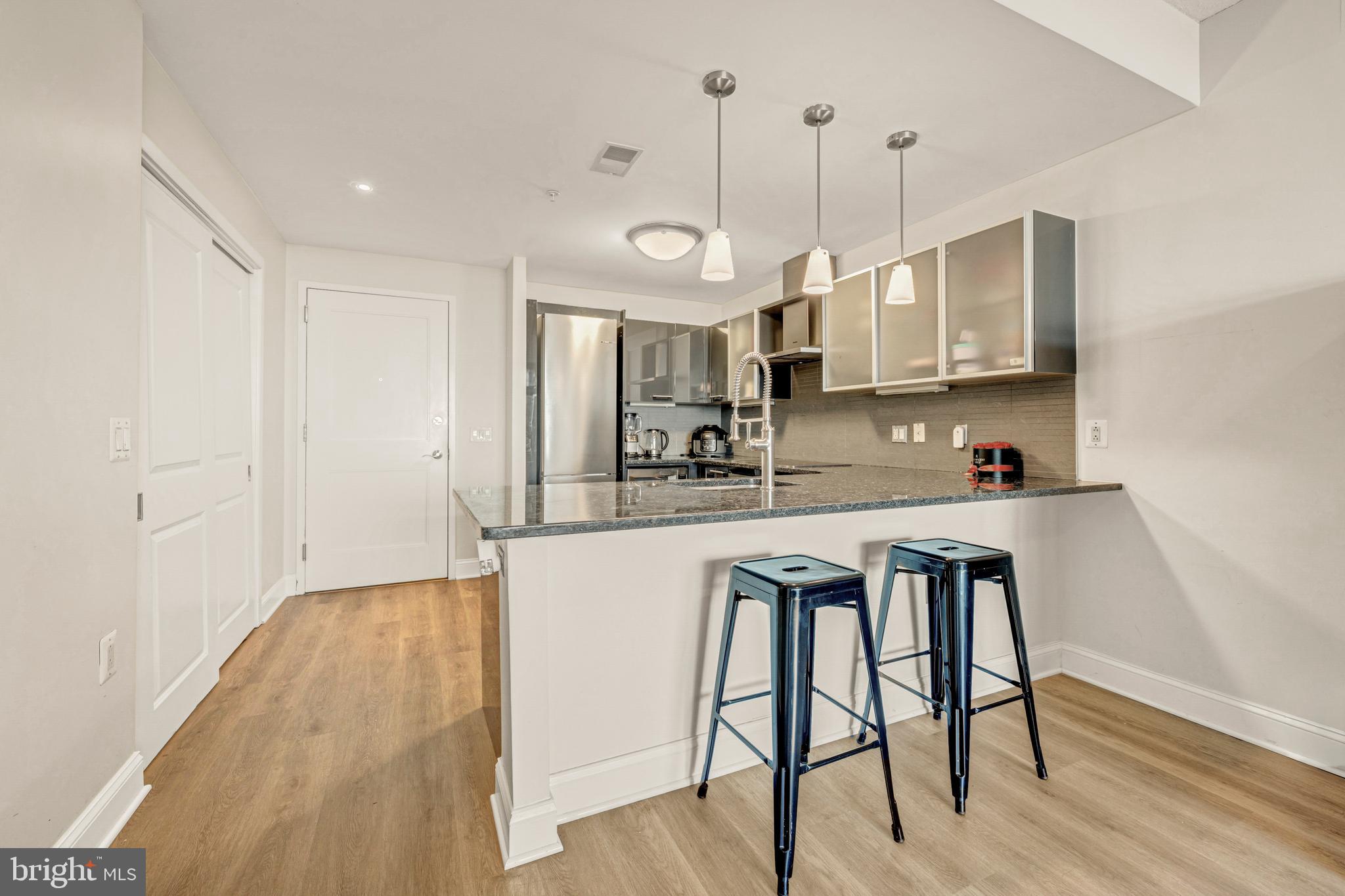 888 N QUINCY STREET 2008