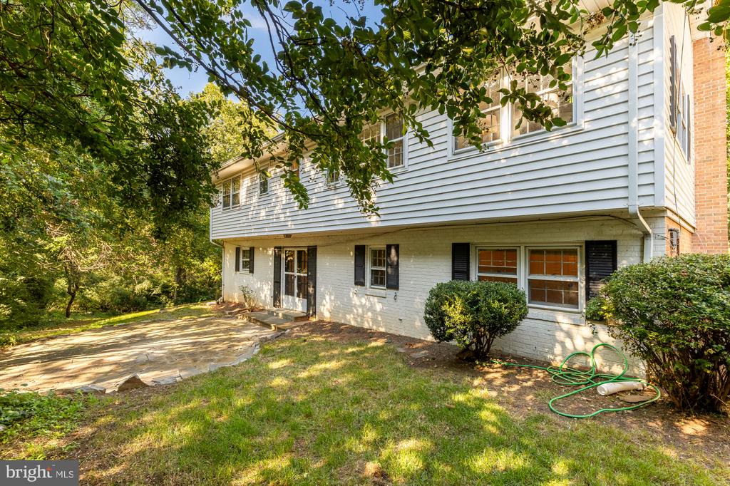 3812 N RIDGEVIEW ROAD