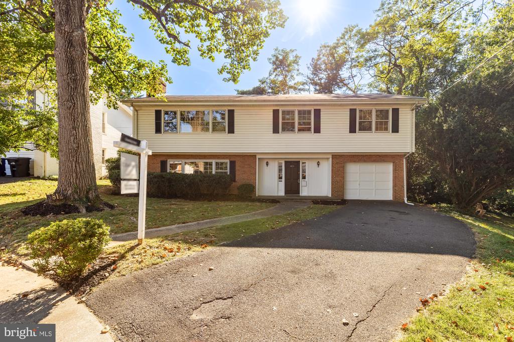 3812 N RIDGEVIEW ROAD
