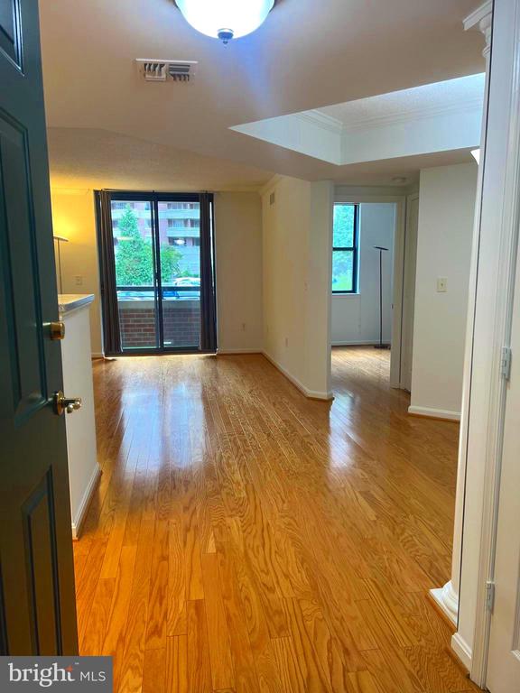 3835 9TH STREET N Unit: 104W