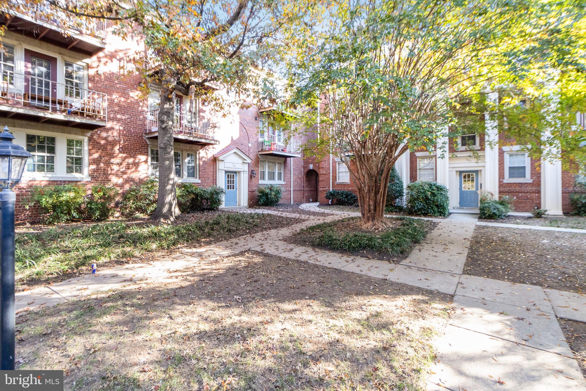 1405 E Abingdon Dr #2