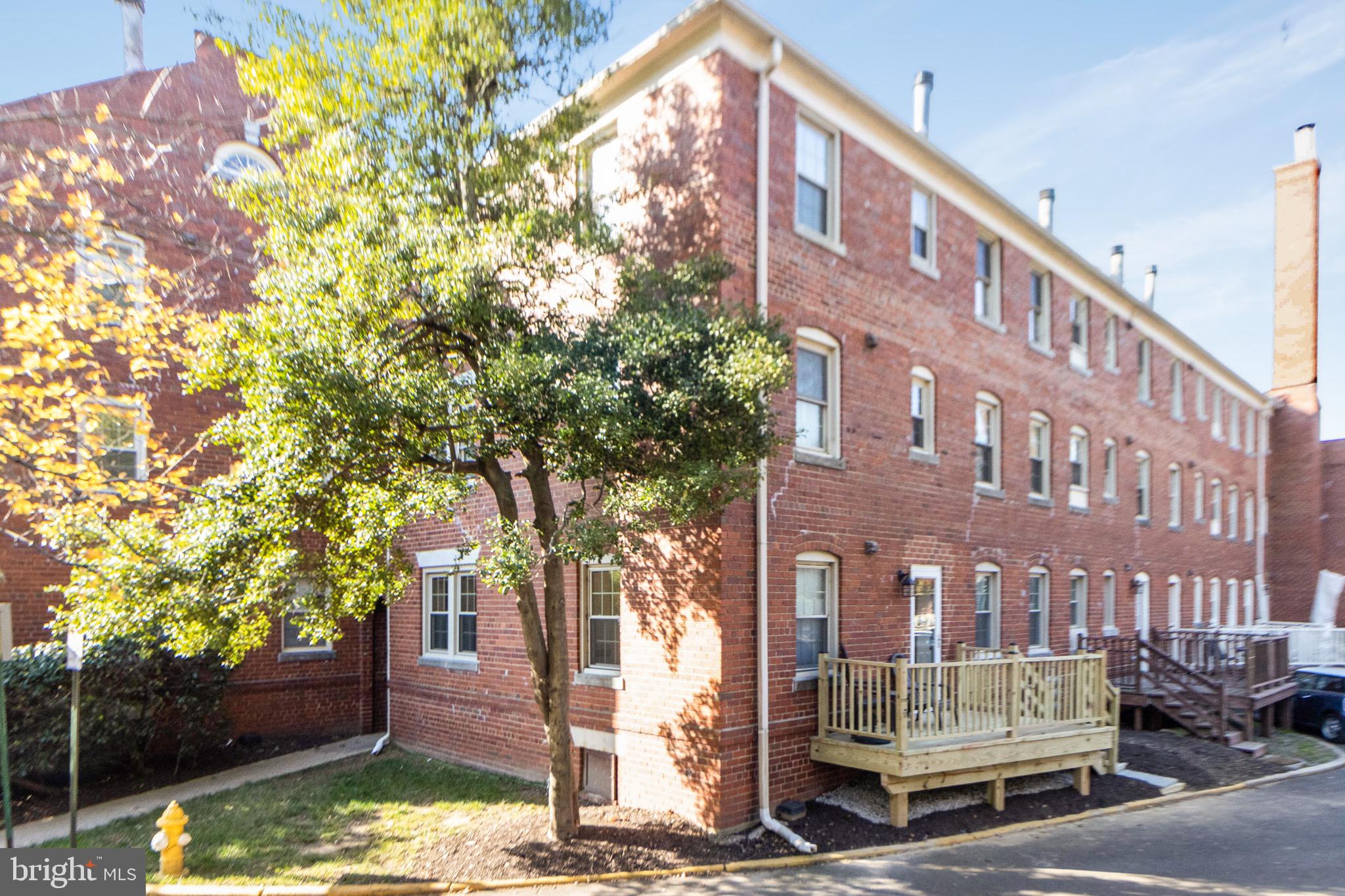 1405 E Abingdon Dr #2