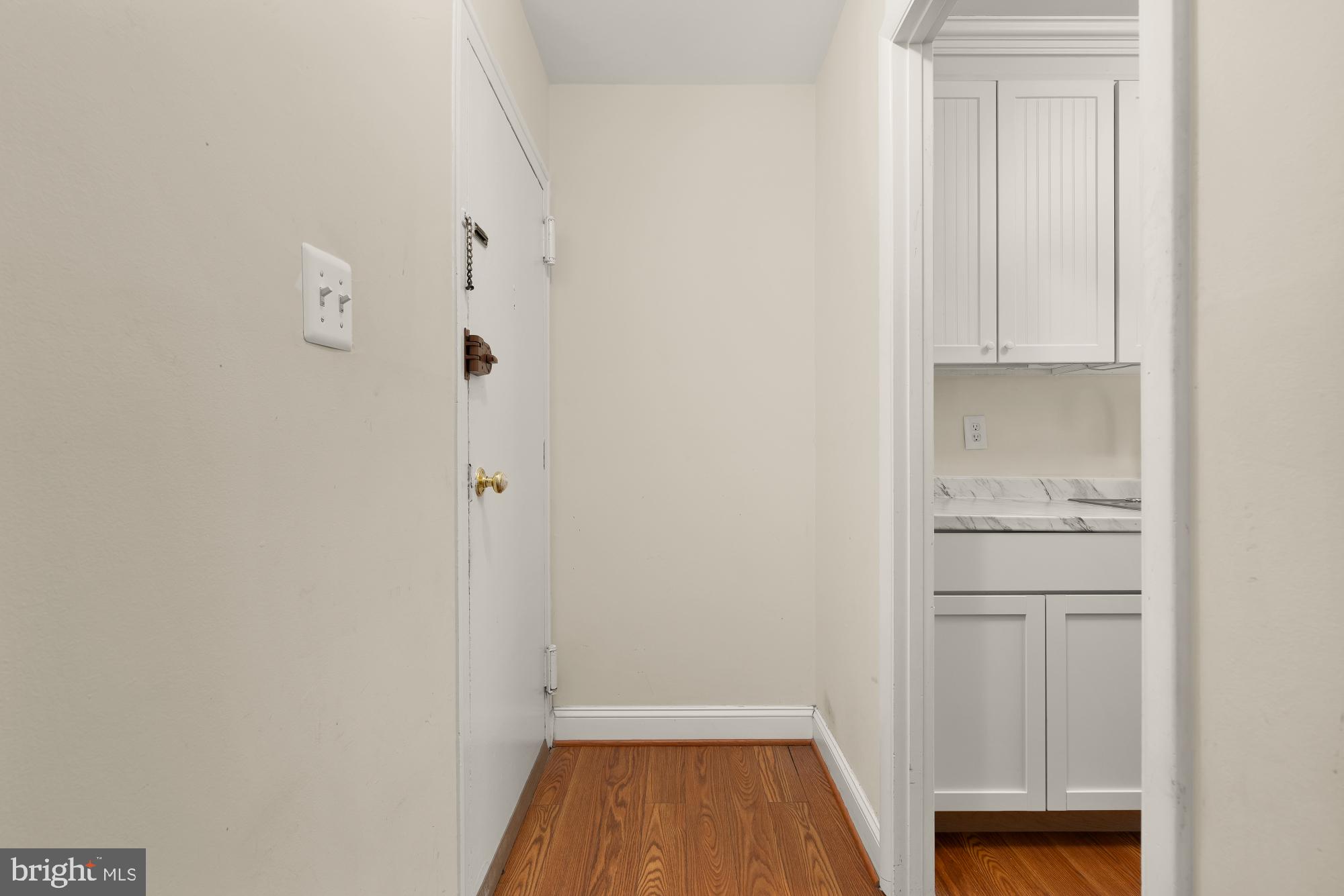 3975 Lyndhurst Dr #103