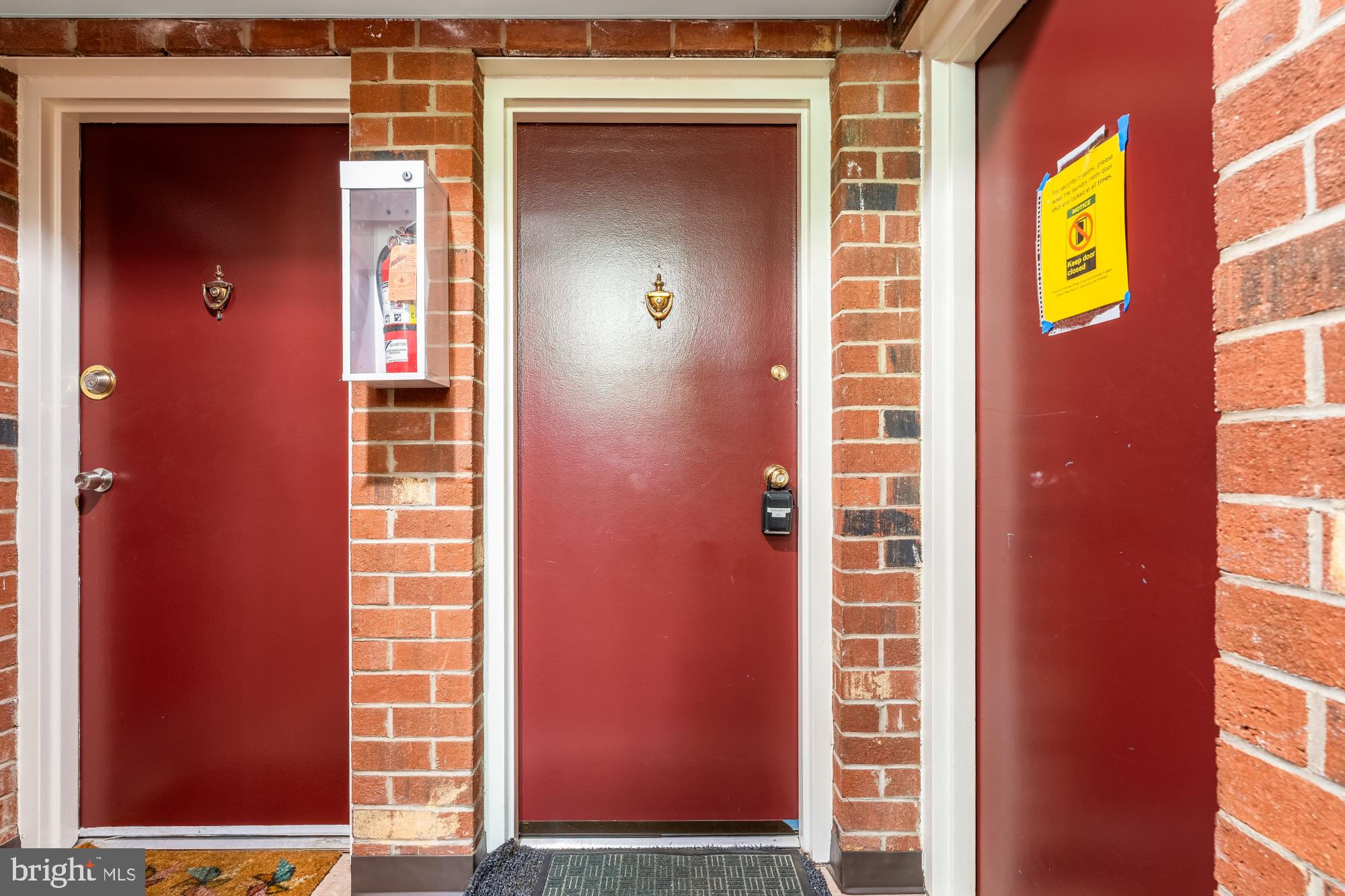 3975 Lyndhurst Dr #103