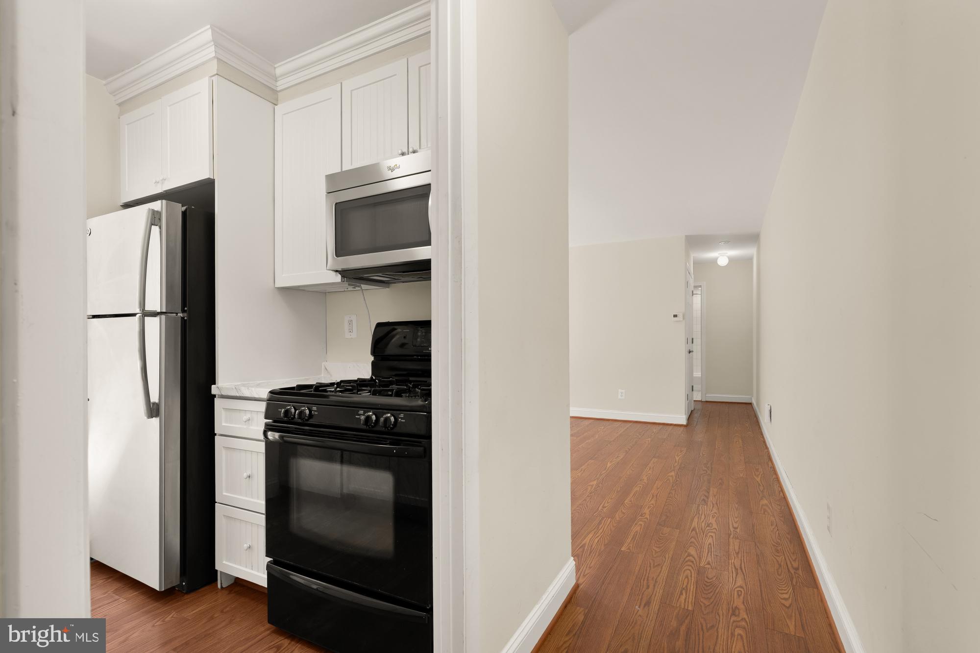 3975 Lyndhurst Dr #103