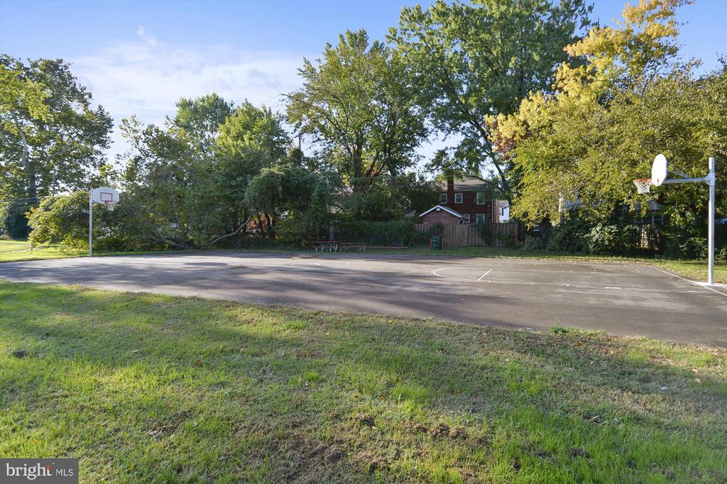 7526-G Coxton Ct #67