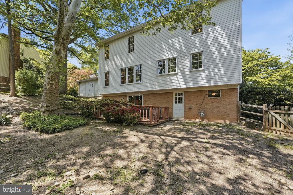 2111 STATUTE LANE