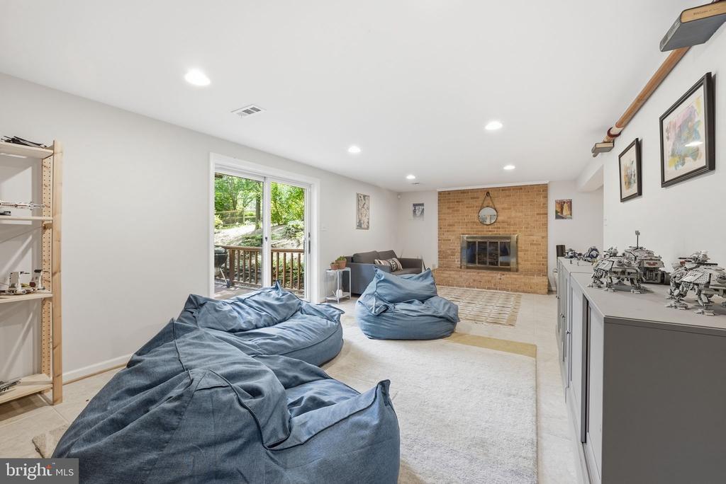 2111 STATUTE LANE