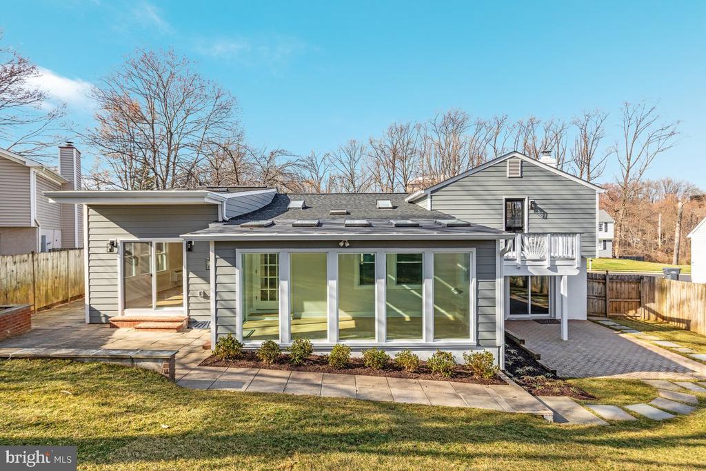 7944 FREEHOLLOW DRIVE