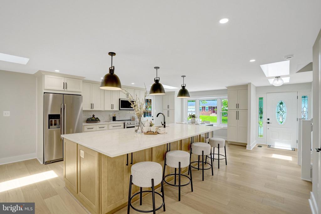 7944 FREEHOLLOW DRIVE