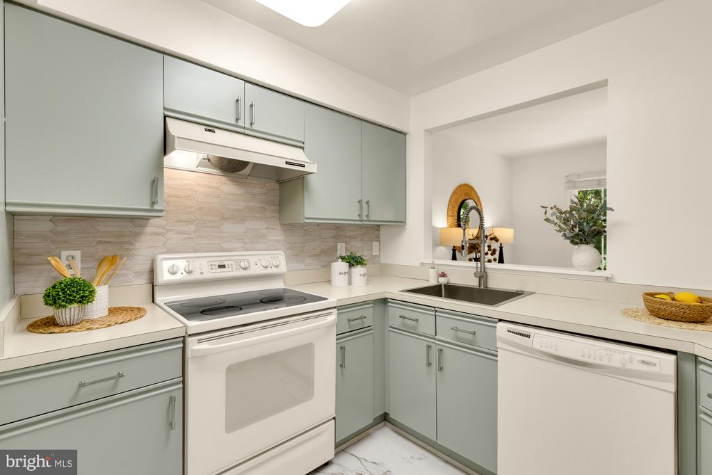 10224 FAIRE COMMONS COURT