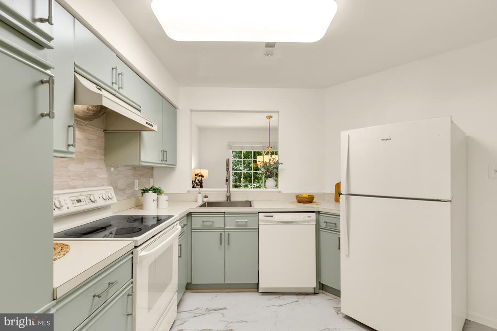 10224 FAIRE COMMONS COURT