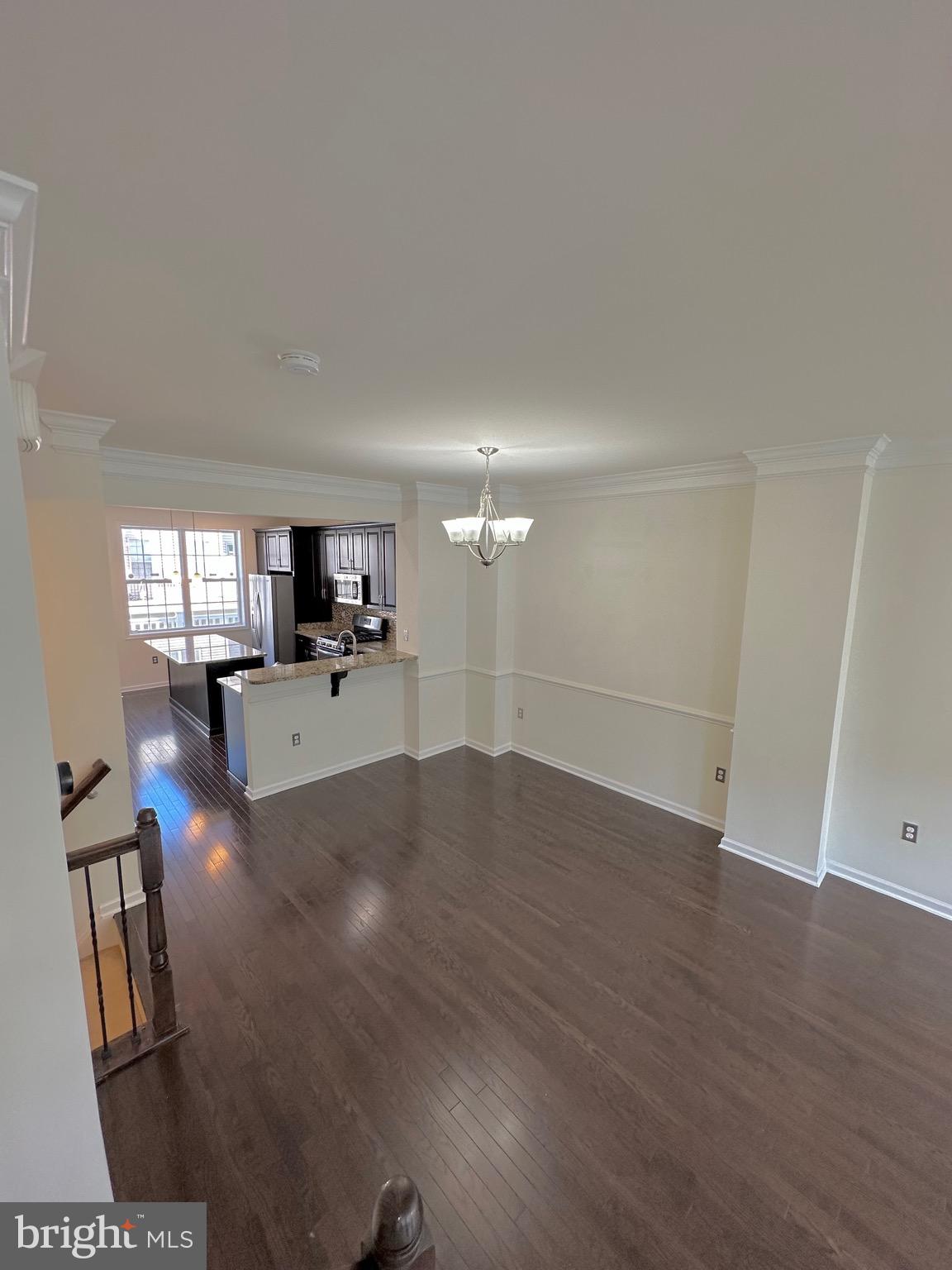 22461 Cambridgeport SQUARE