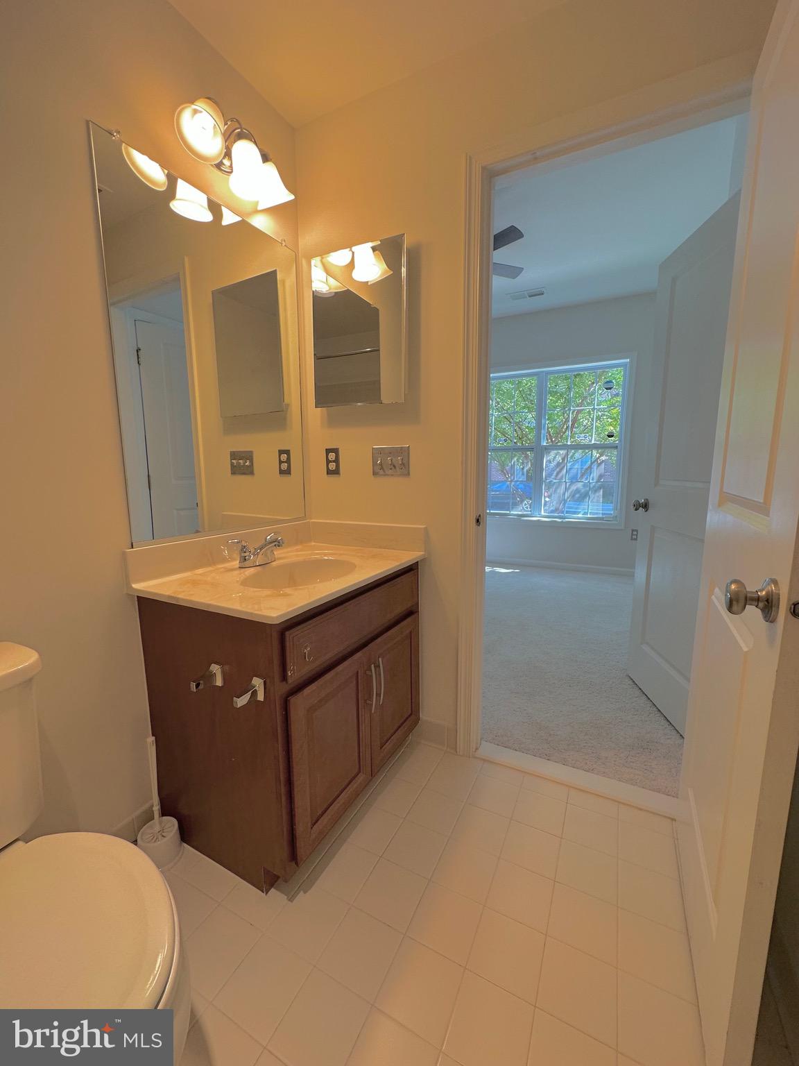 22461 Cambridgeport SQUARE