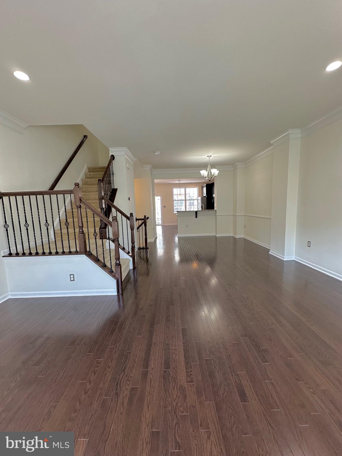 22461 Cambridgeport SQUARE