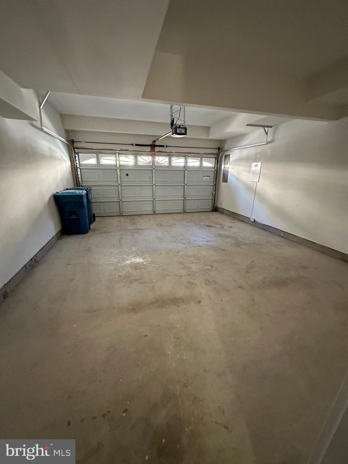 22461 Cambridgeport SQUARE