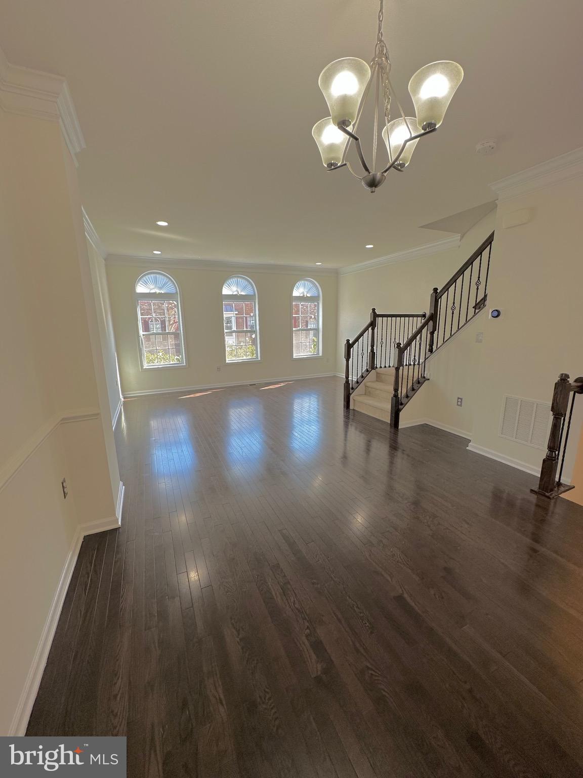 22461 Cambridgeport SQUARE