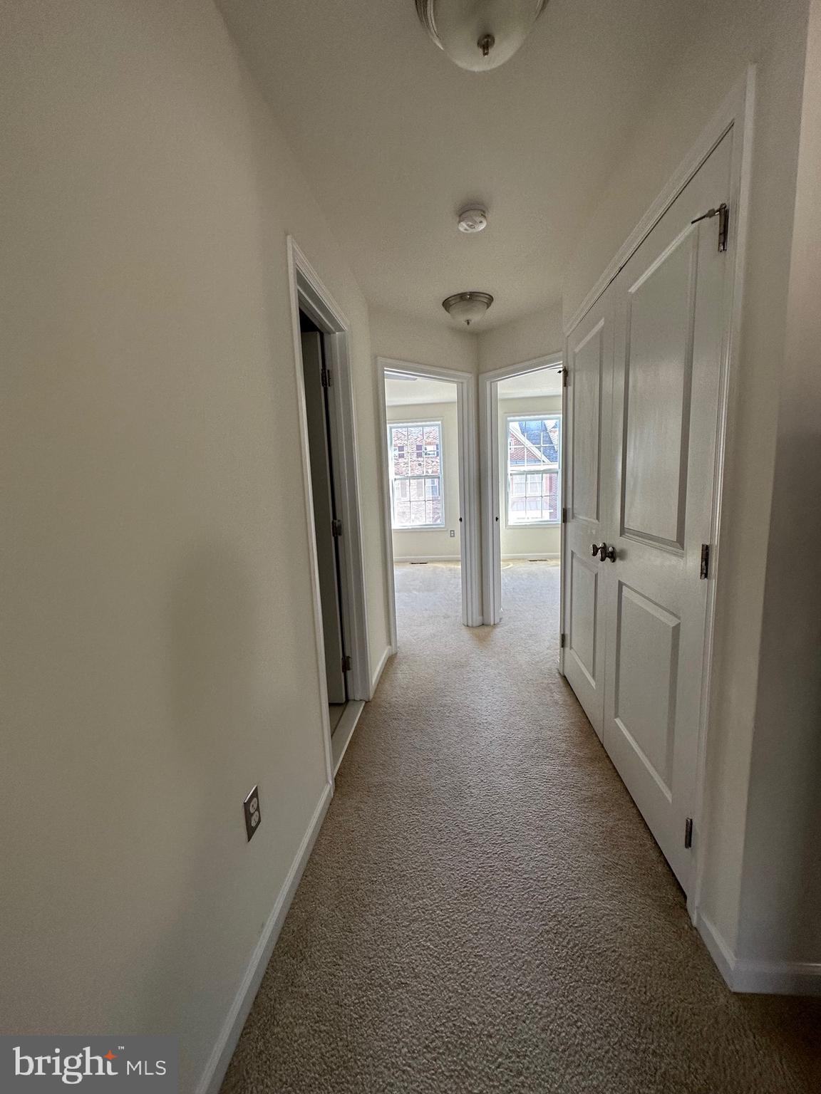 22461 Cambridgeport SQUARE