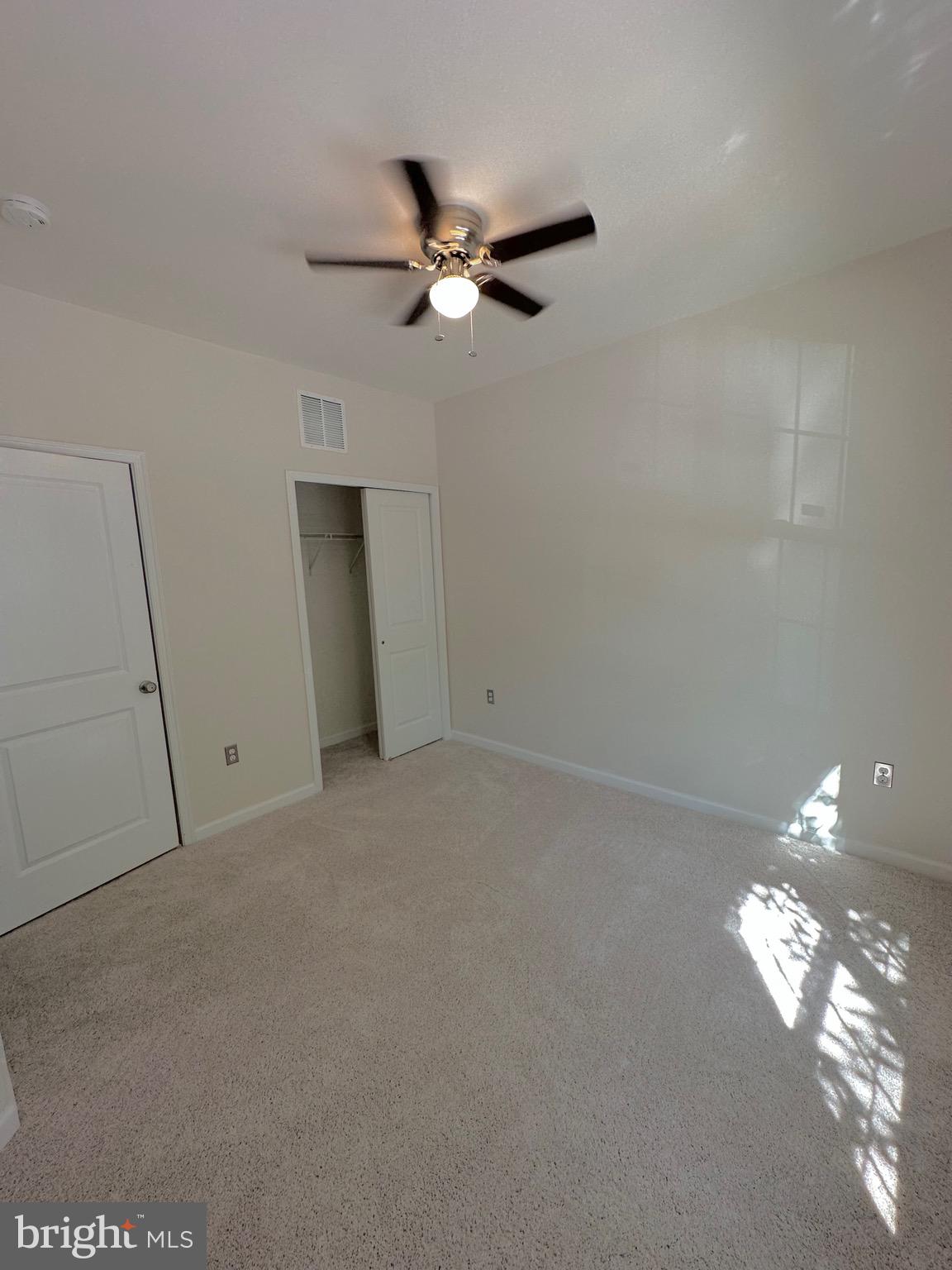 22461 Cambridgeport SQUARE