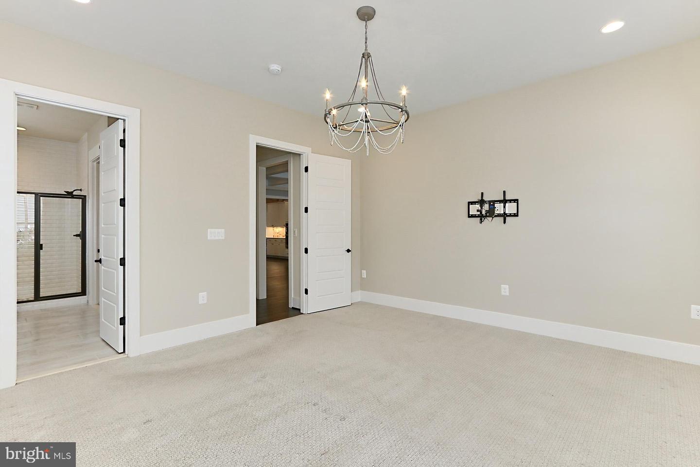 23599 Golden Embers Sq