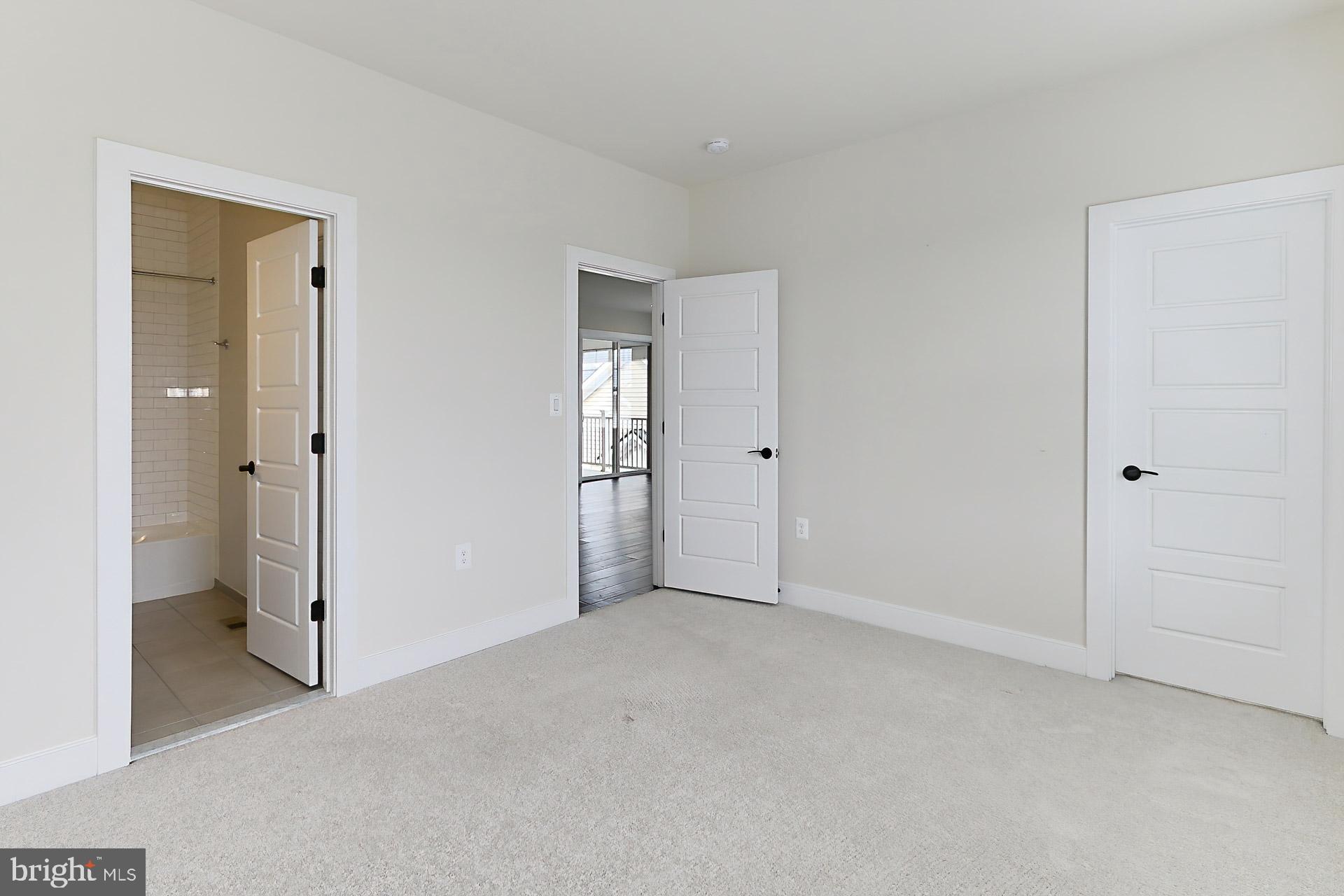 23599 Golden Embers Sq