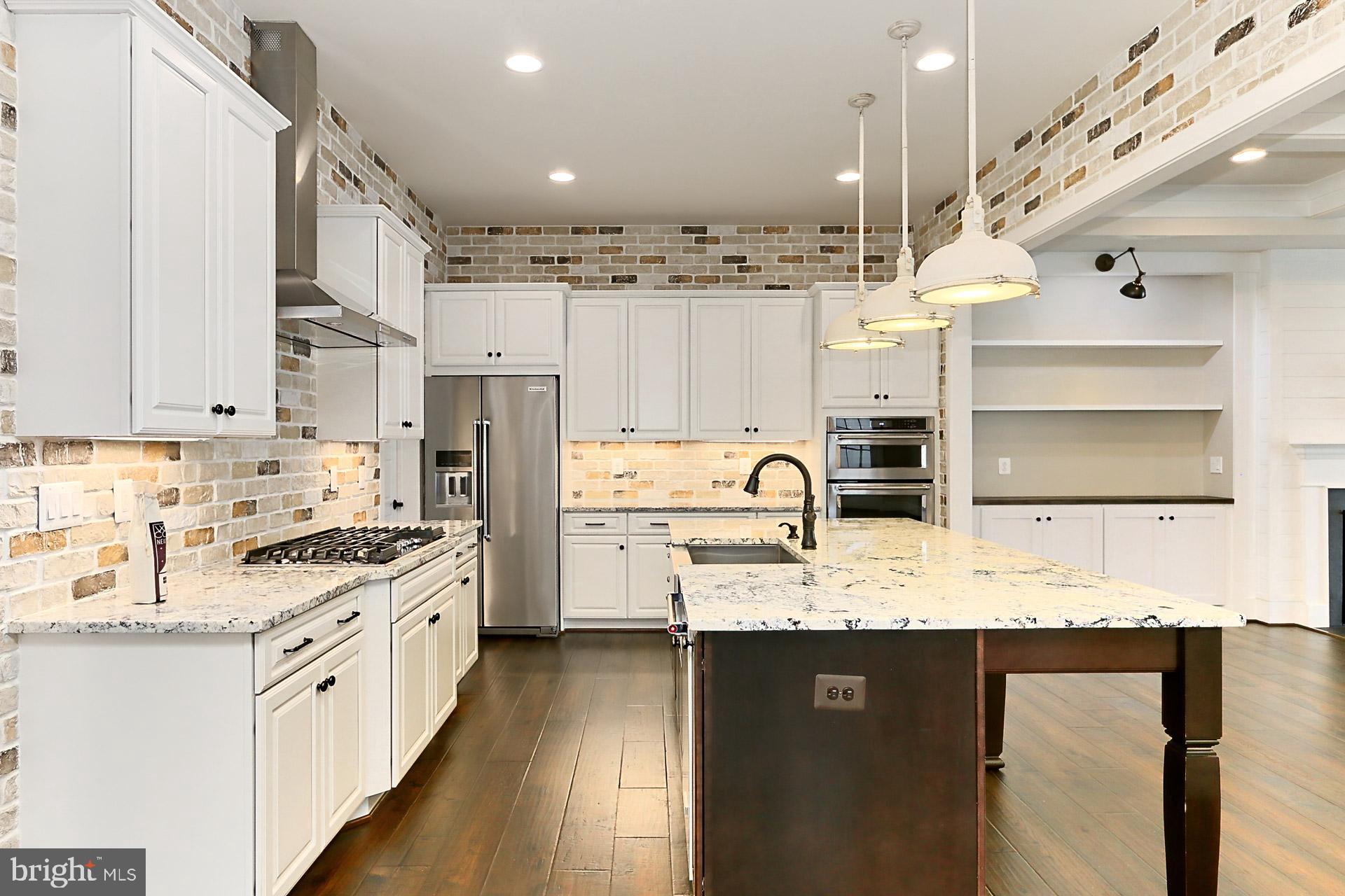 23599 Golden Embers Sq