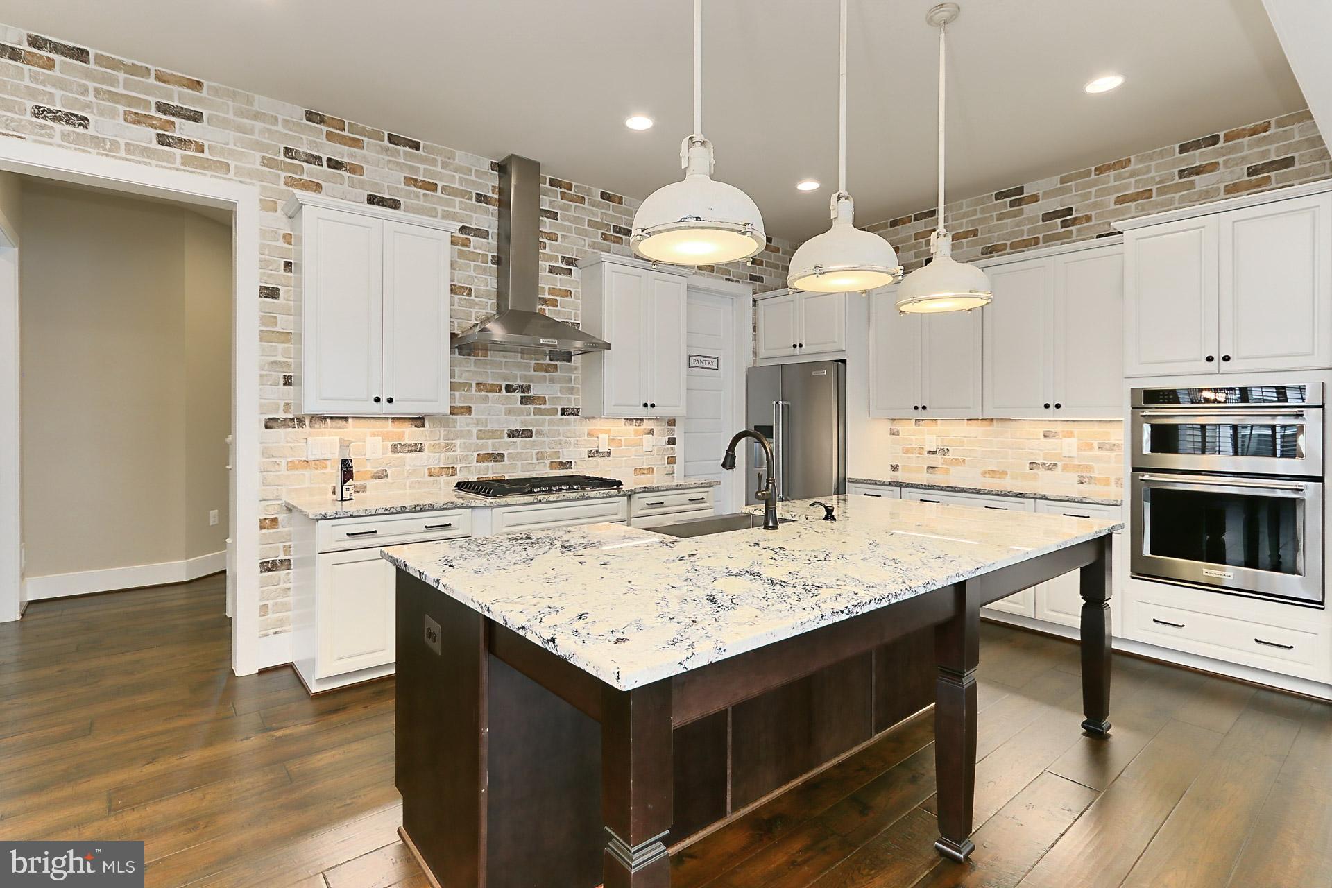 23599 Golden Embers Sq