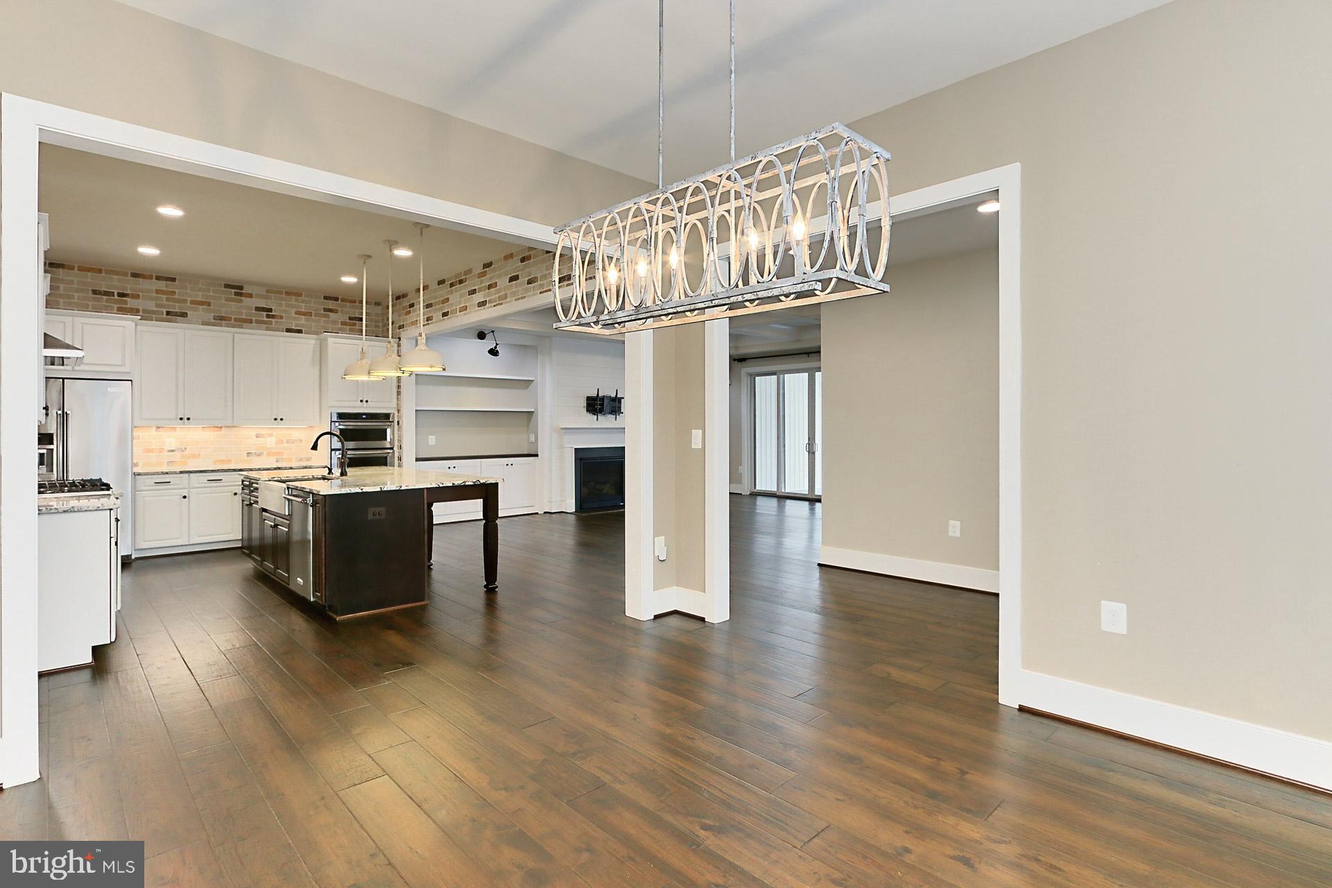 23599 Golden Embers Sq
