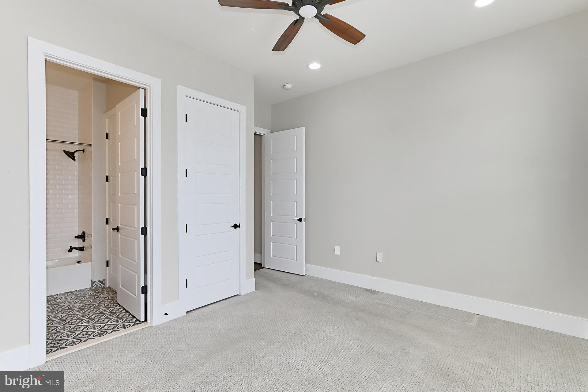 23599 Golden Embers Sq