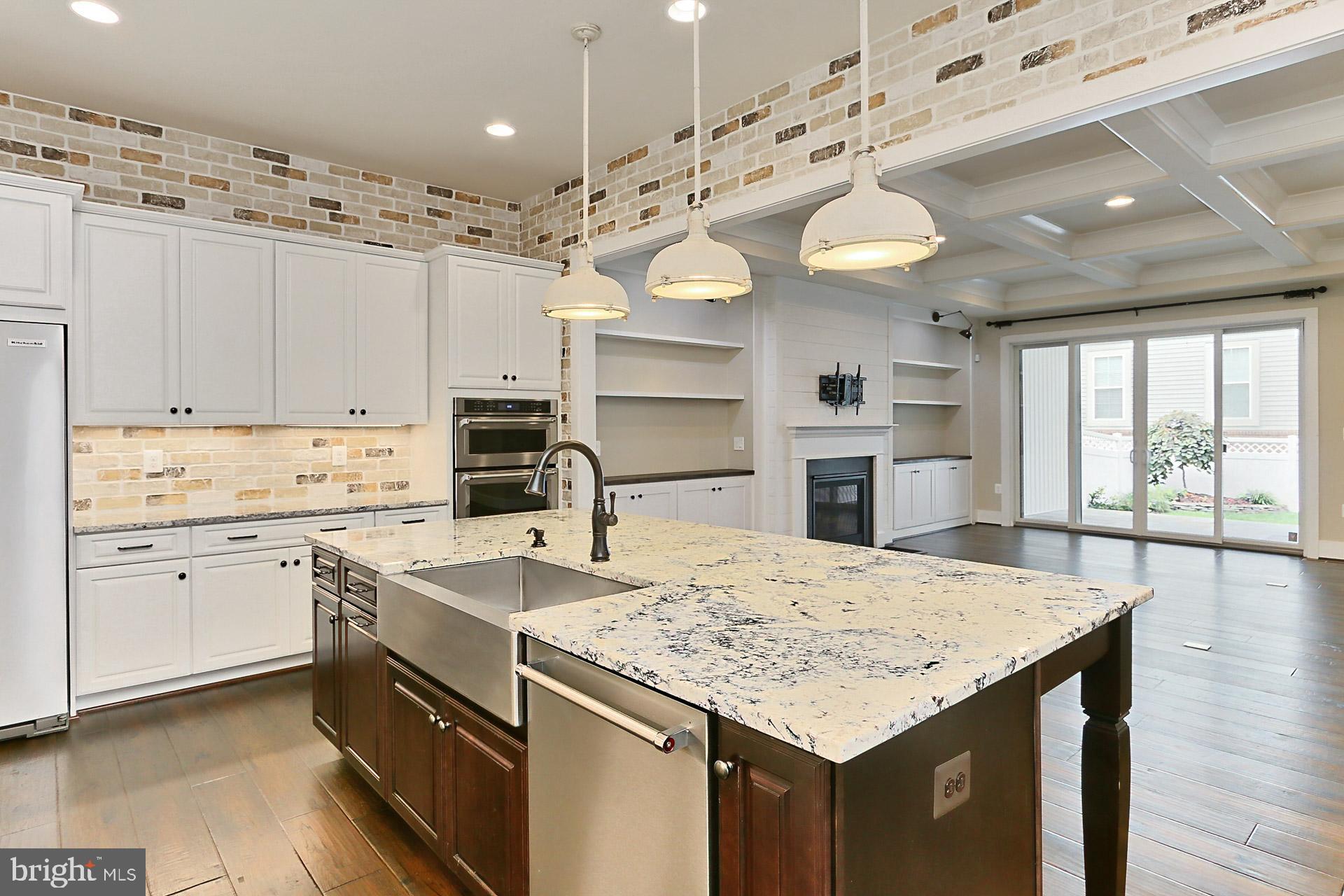 23599 Golden Embers Sq