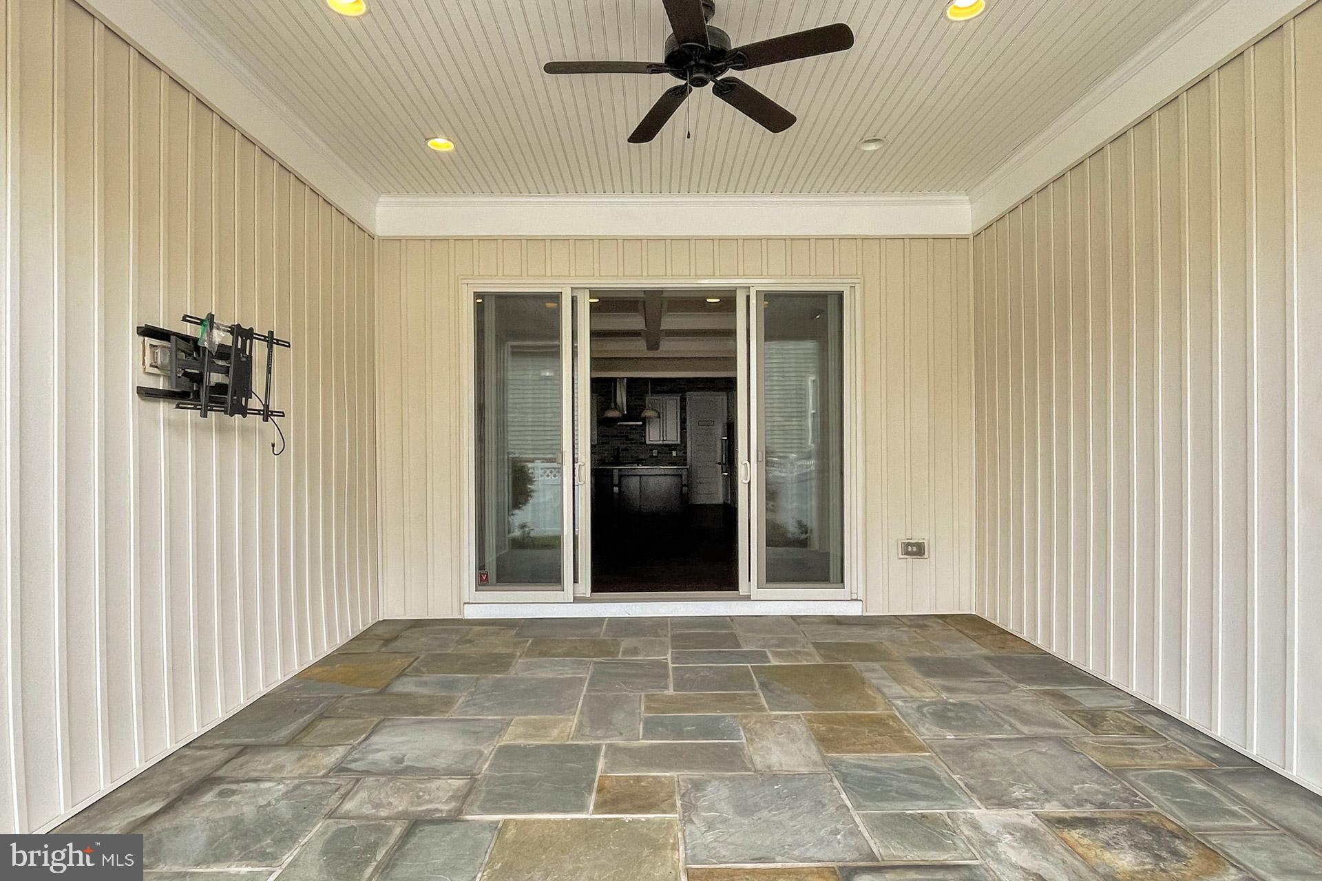 23599 Golden Embers Sq
