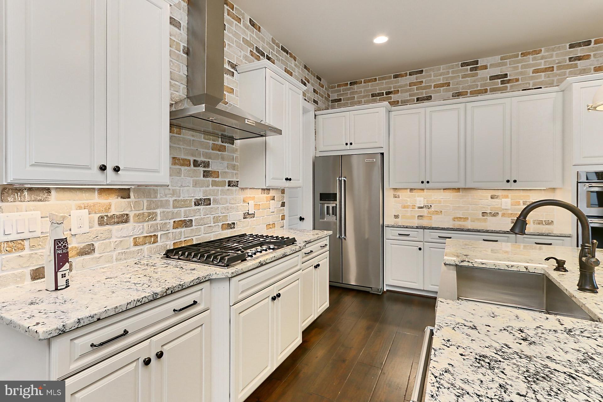 23599 Golden Embers Sq