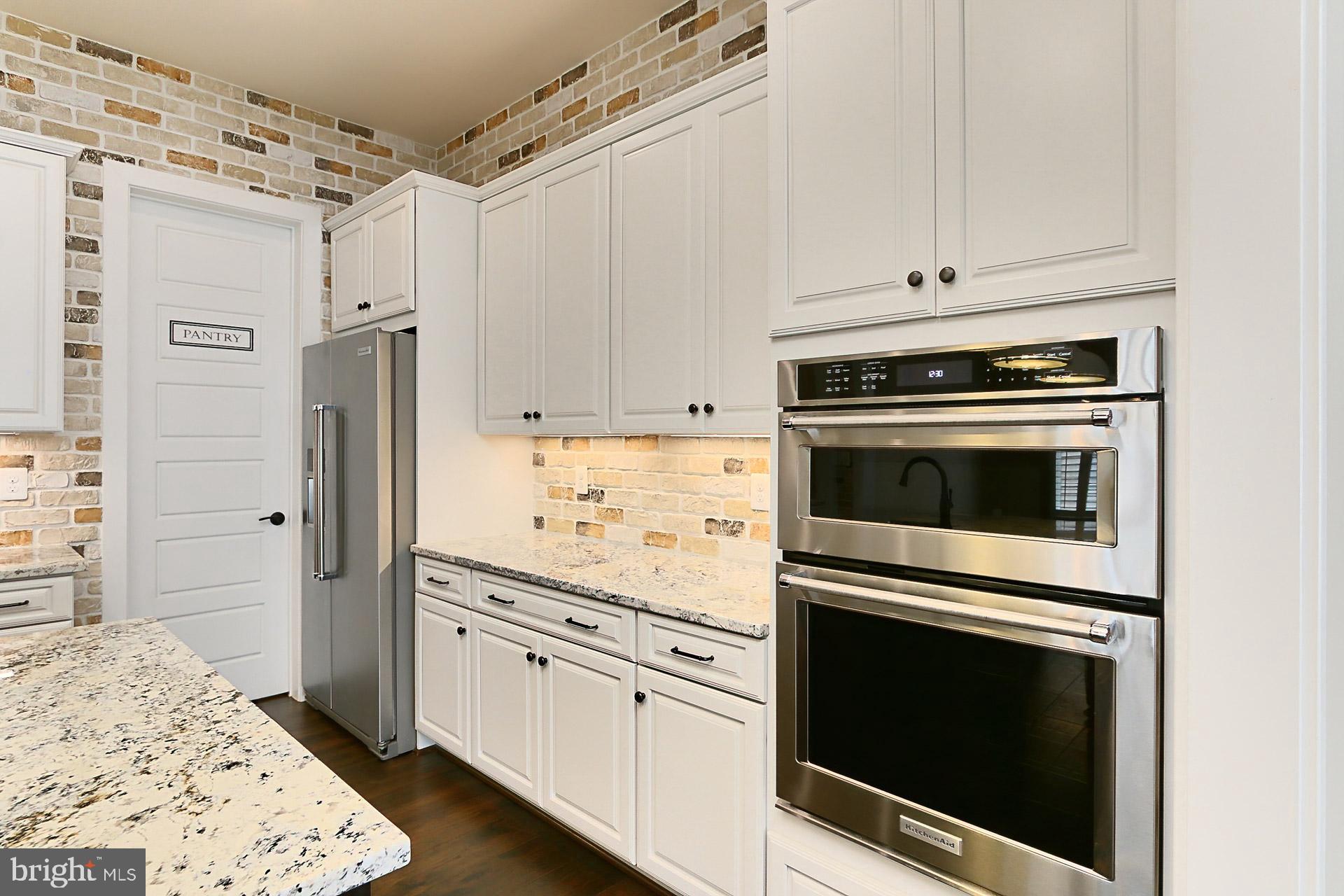 23599 Golden Embers Sq