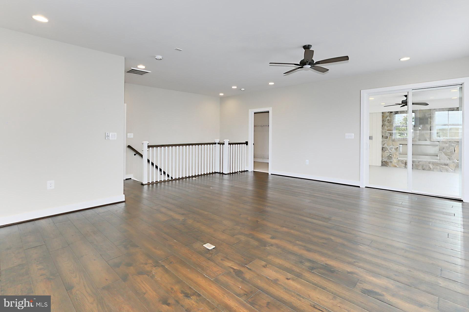 23599 Golden Embers Sq