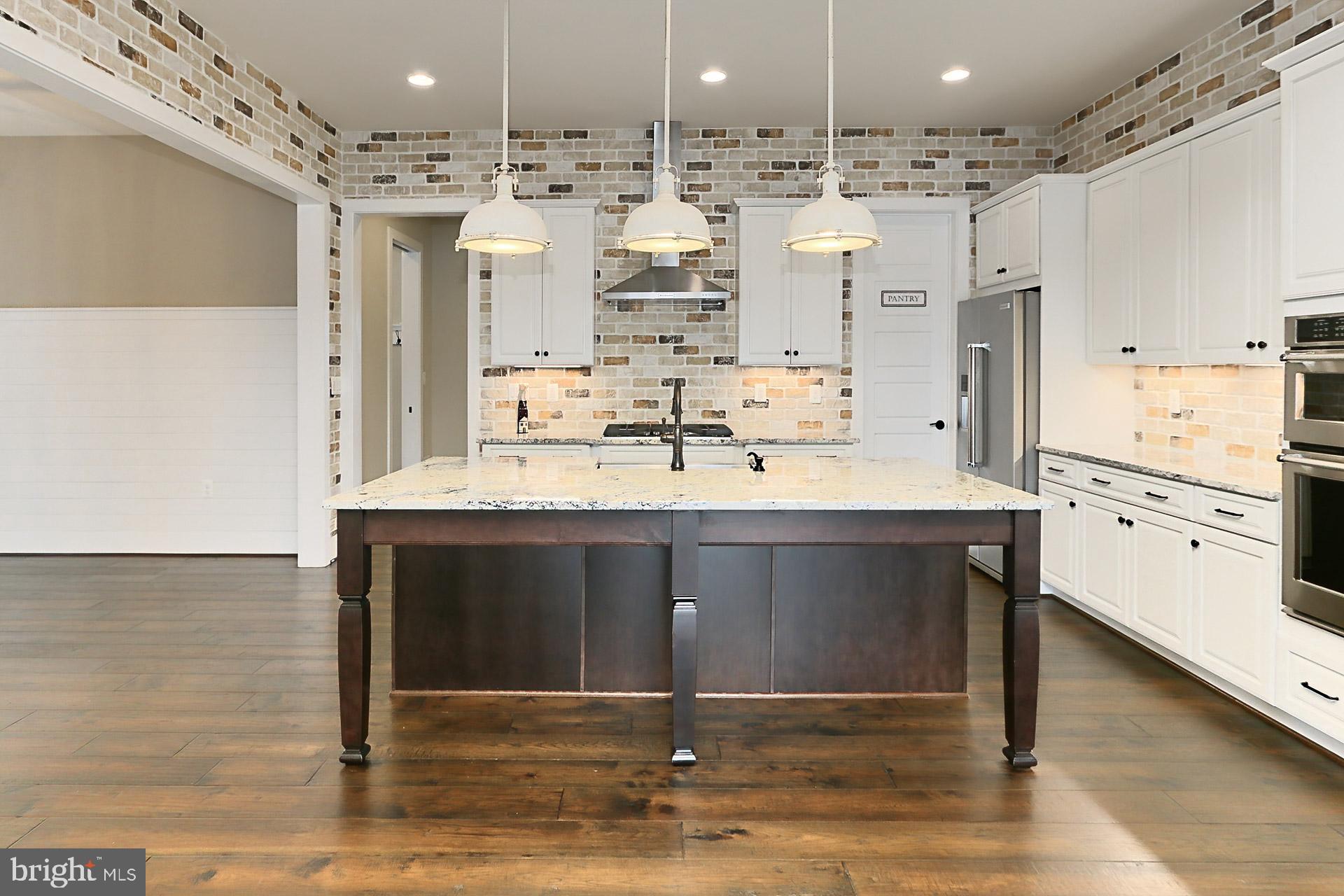 23599 Golden Embers Sq