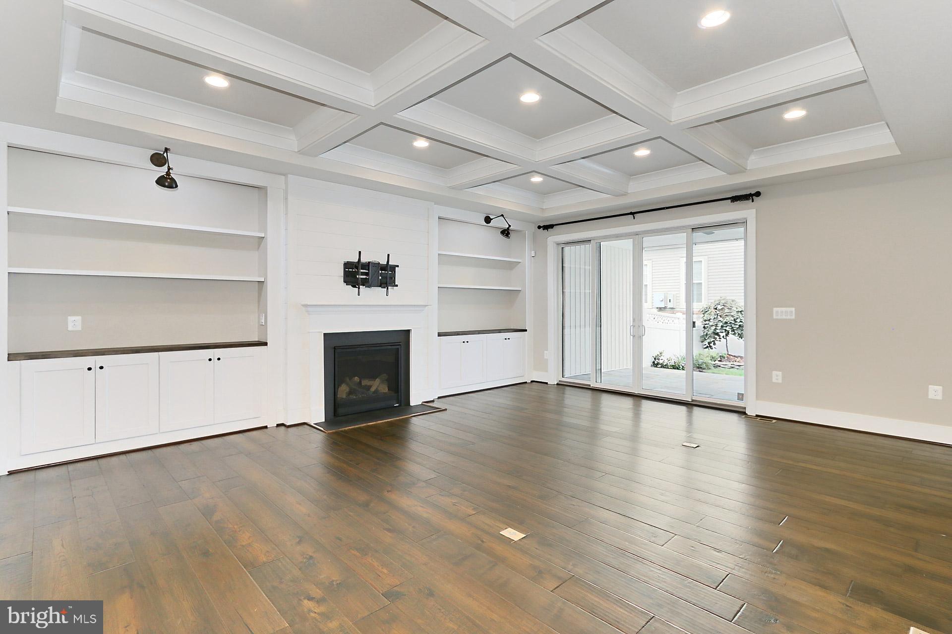 23599 Golden Embers Sq