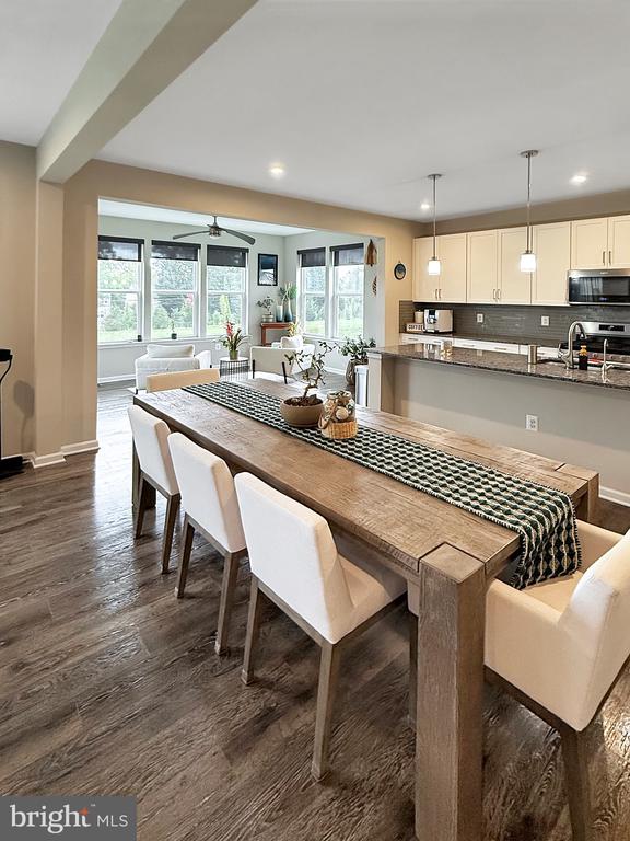 122 Dizerega Ct SW