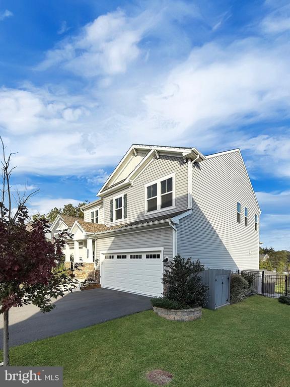 122 Dizerega Ct SW