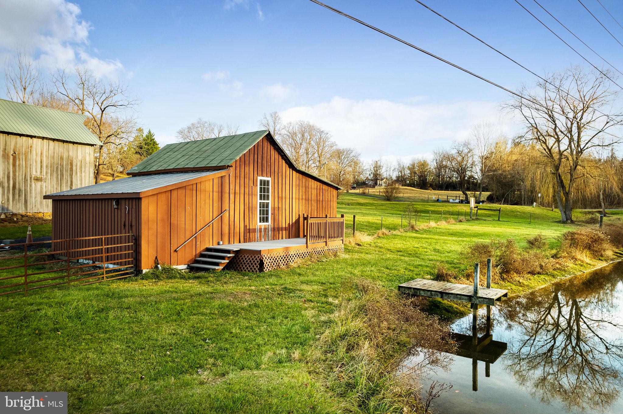 6 Oaklands Pond Ln.