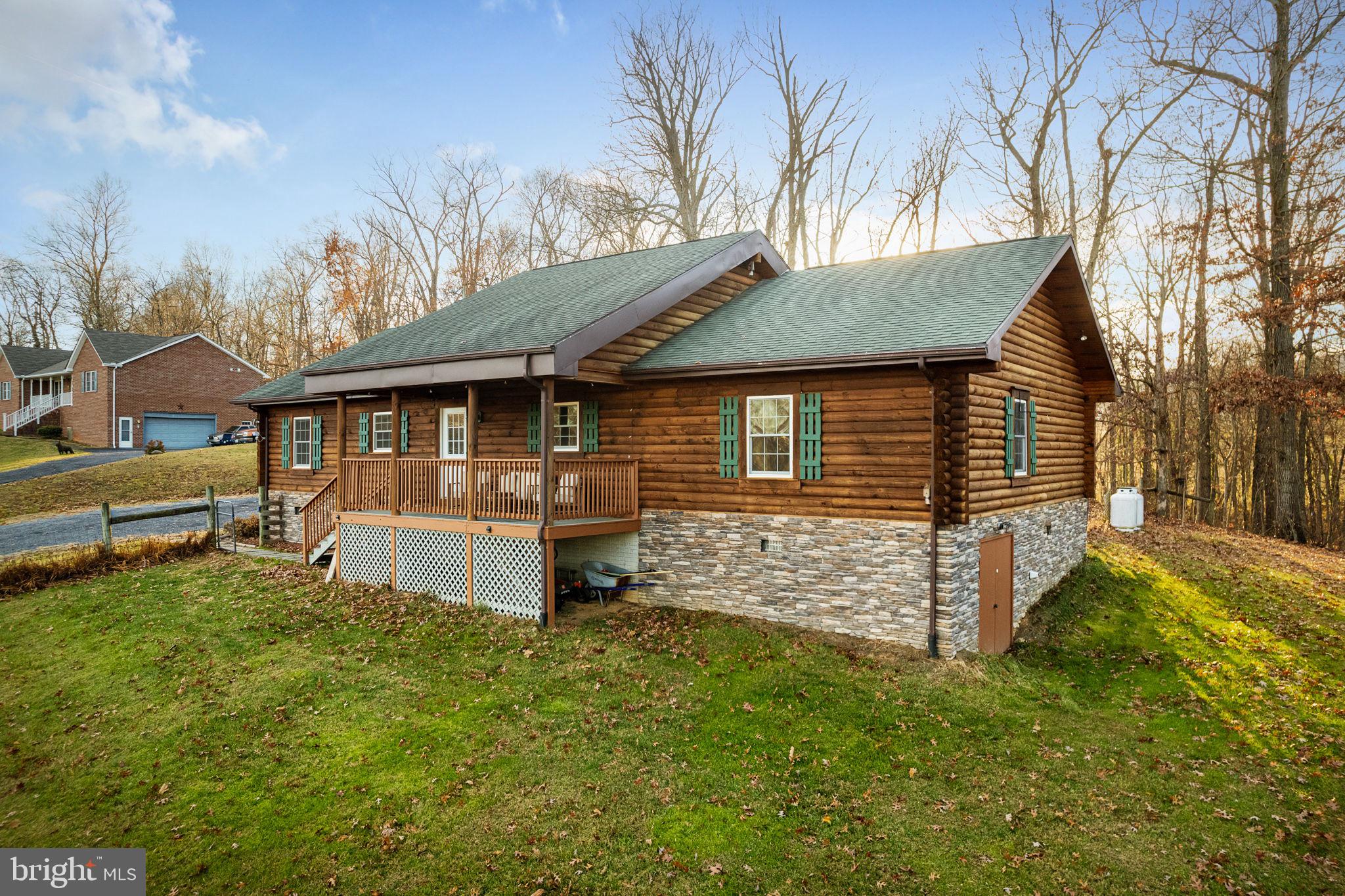 6 Oaklands Pond Ln.