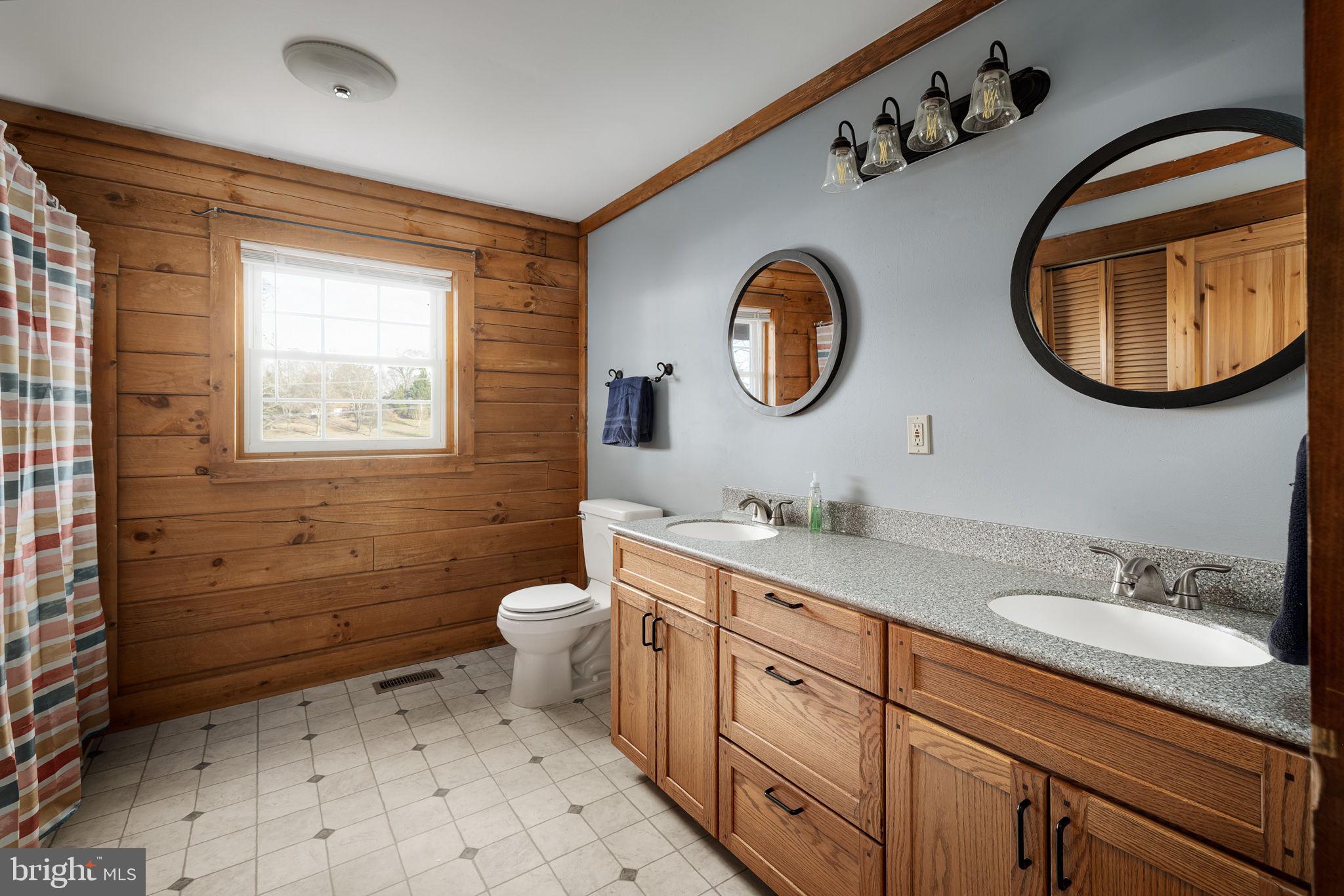 6 Oaklands Pond Ln.