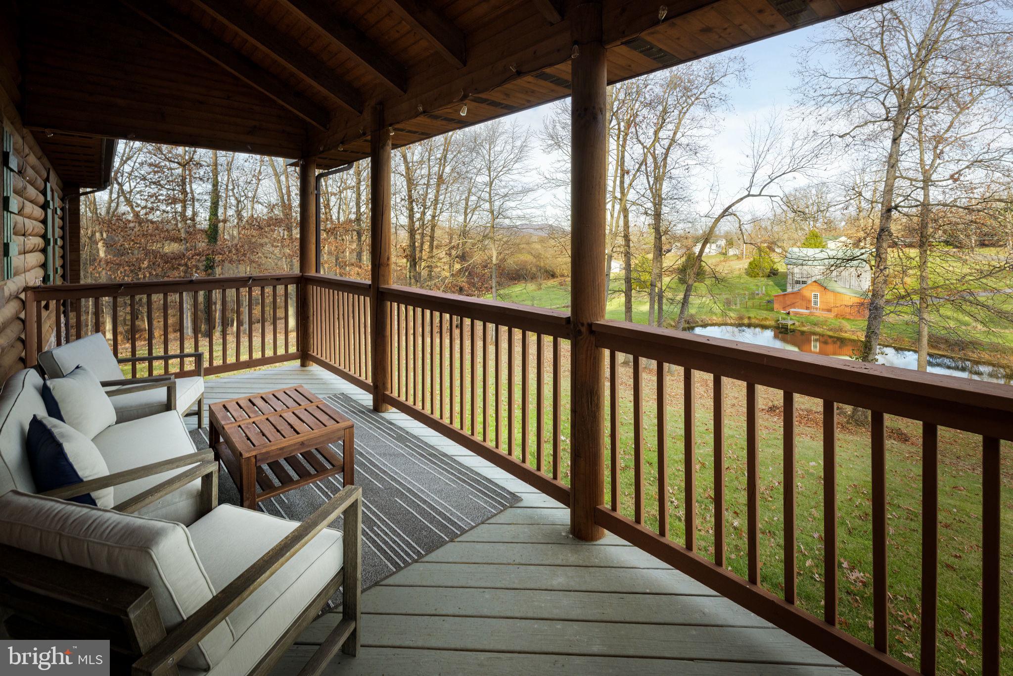 6 Oaklands Pond Ln.